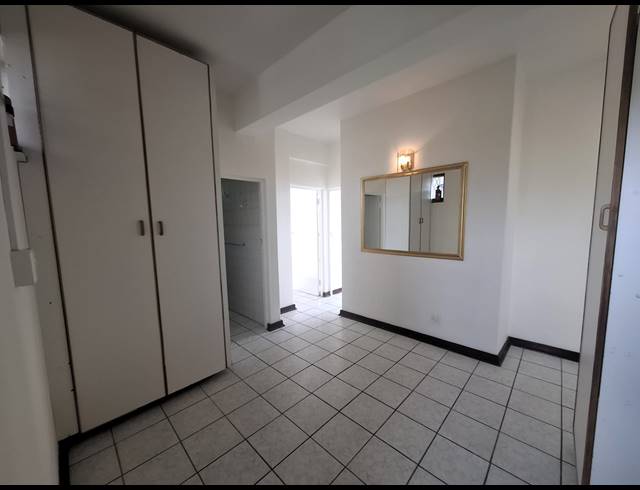 2 BEDROOM APARTMENT FOR SALE IN MARGATE BEACH